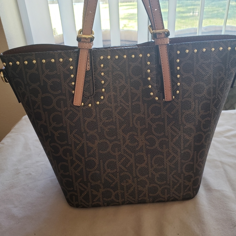 Small arm rest handbag -cosmeticbag included